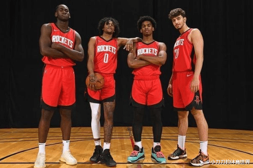 运势 超值合同伍德排名第二，火箭中锋交易价值大，斯通要用他换两首轮