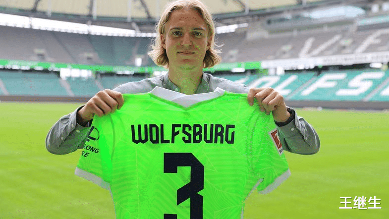 交易 德甲三队完成中后卫互换,交易涉及四支球队,金额接近4000万欧元