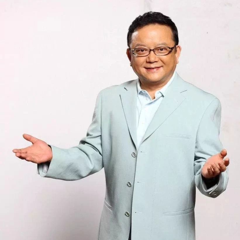 王刚|王刚：60岁老来得子，却因砸错古董索赔2亿，如今的他过得怎么样