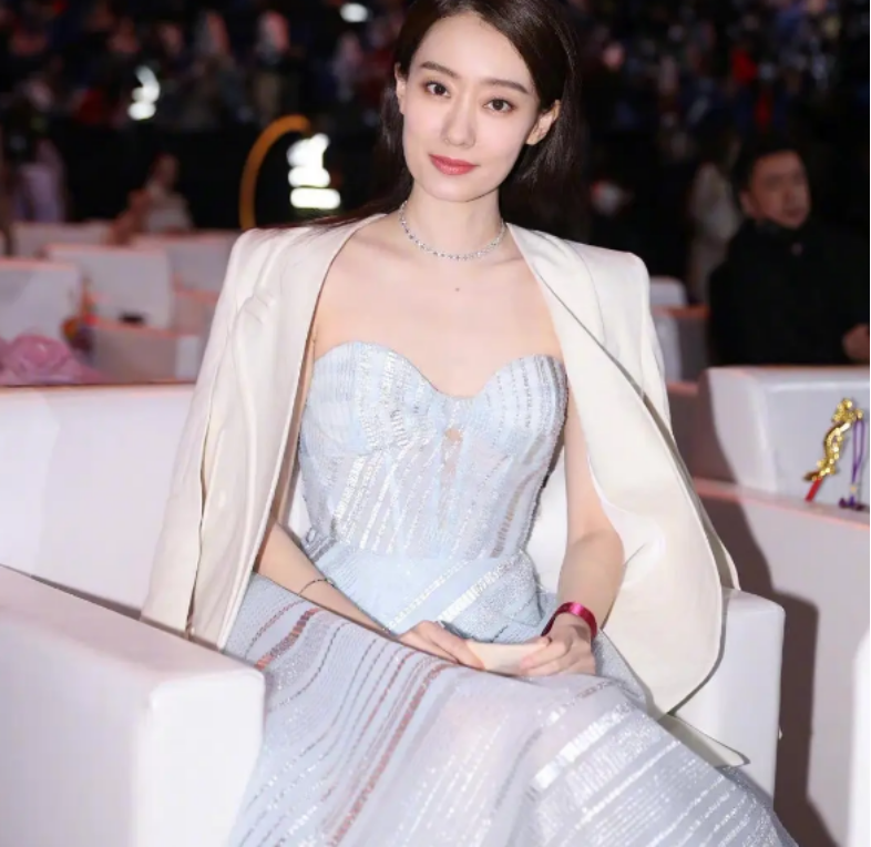 微博之夜|谁是娱乐圈顶流？王一博还是肖战？内娱风向标“微博之夜”给答案，名场面来了