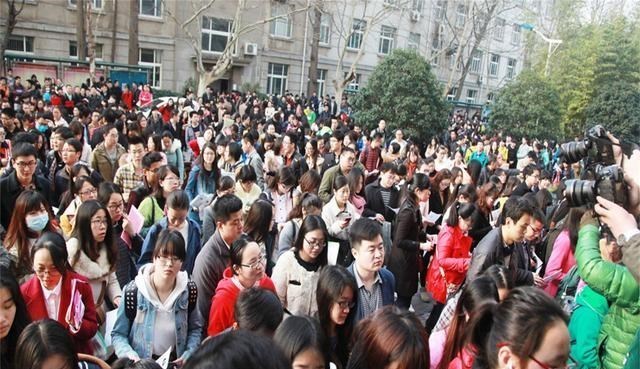 家有二宝育儿|河南高考超40万人“吃空饷”?双一流大学招生缺额,揭开无奈真相