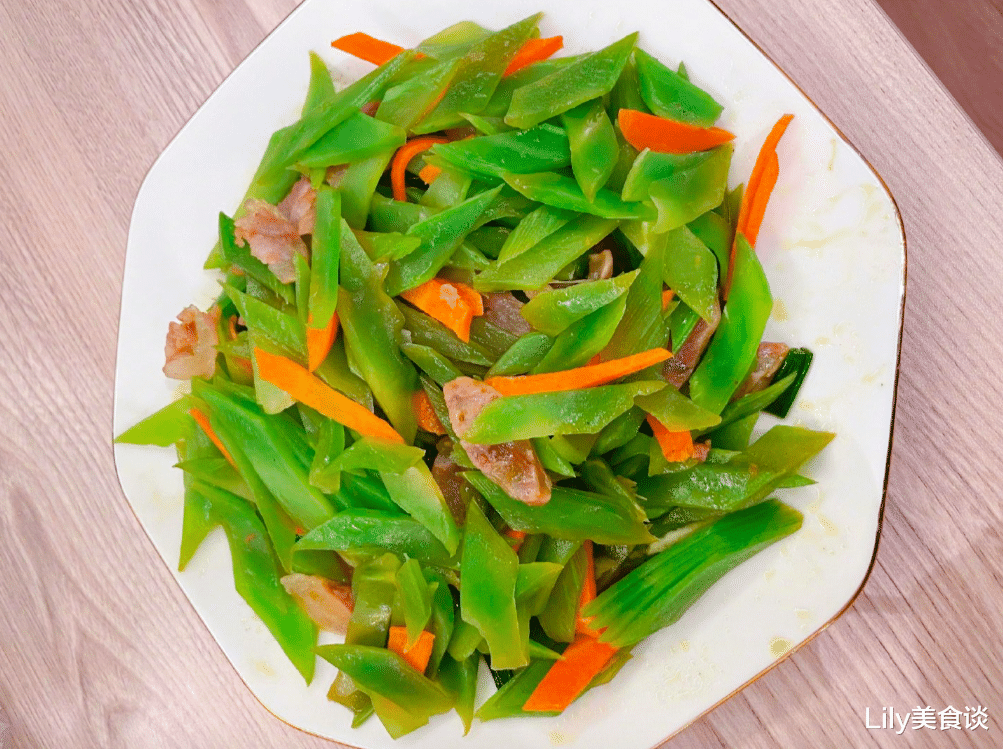 张馨予|张馨予晒莴笋丰收火了，吸引4万网友点赞，网友：嫁对人气质都变了