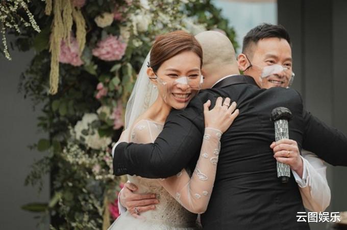 恭喜！39歲TVB女星與醫生男友婚禮現場曝光，兩人全程戴著口罩-圖5