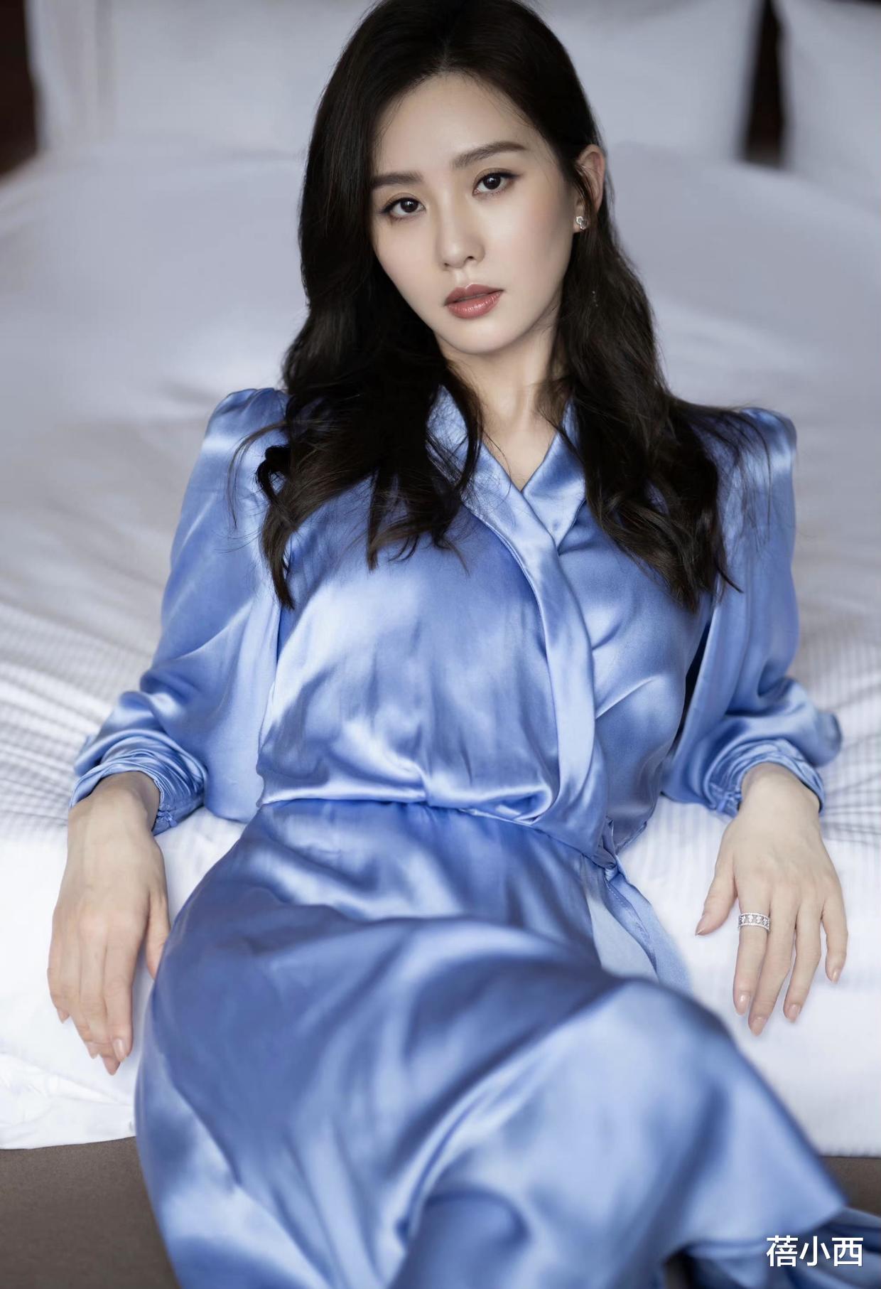 刘诗诗|有一种高级感叫刘诗诗穿真丝连衣裙,明明很简单,她却穿出国际范