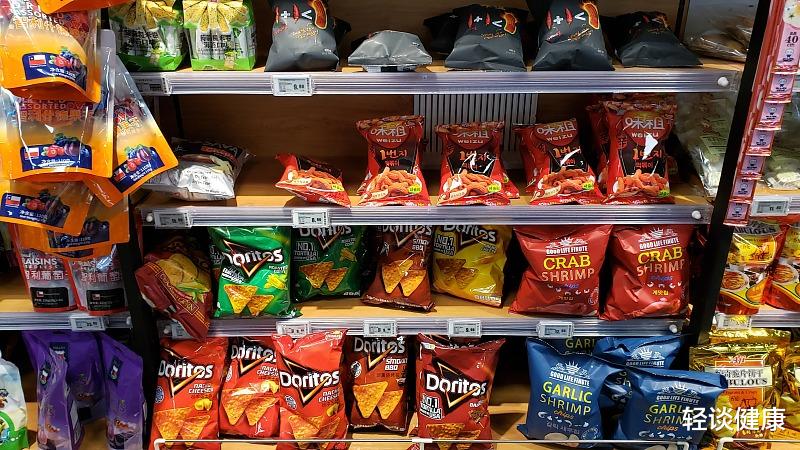 轻谈健康 孩子肠胃不好能吃泡面?医生:3种食物已被列入黑名单,尽量少吃