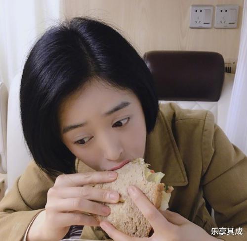 孙越|蒋欣成功减肥30斤，还曝出减肥餐，瘦身成功后的蒋欣年轻多了