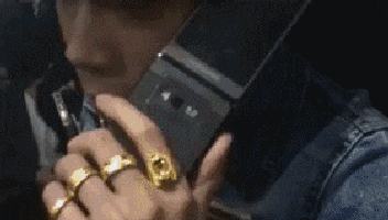  “25岁小伙被40岁阿姨老牛吃嫩草，问题是还很美！”这波赚大了啊