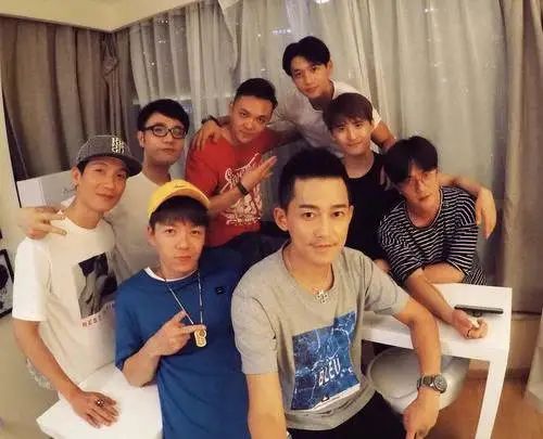 快乐男声|出轨、离婚、退出娱乐圈：曾经的顶流，终于坠落神坛