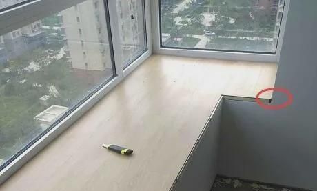 家里装修,老师傅擅自在窗台石上留个小耳朵,还说好处真多,晒晒