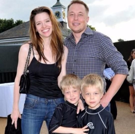 伊隆·马斯克|马斯克：5段情史6个娃，女朋友个个肤白貌美，比贝索斯审美好太多