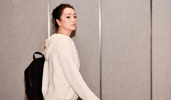 黄宗泽|巩俐弃新加坡籍“回归”祖国，网友盛赞：现在回头不晚