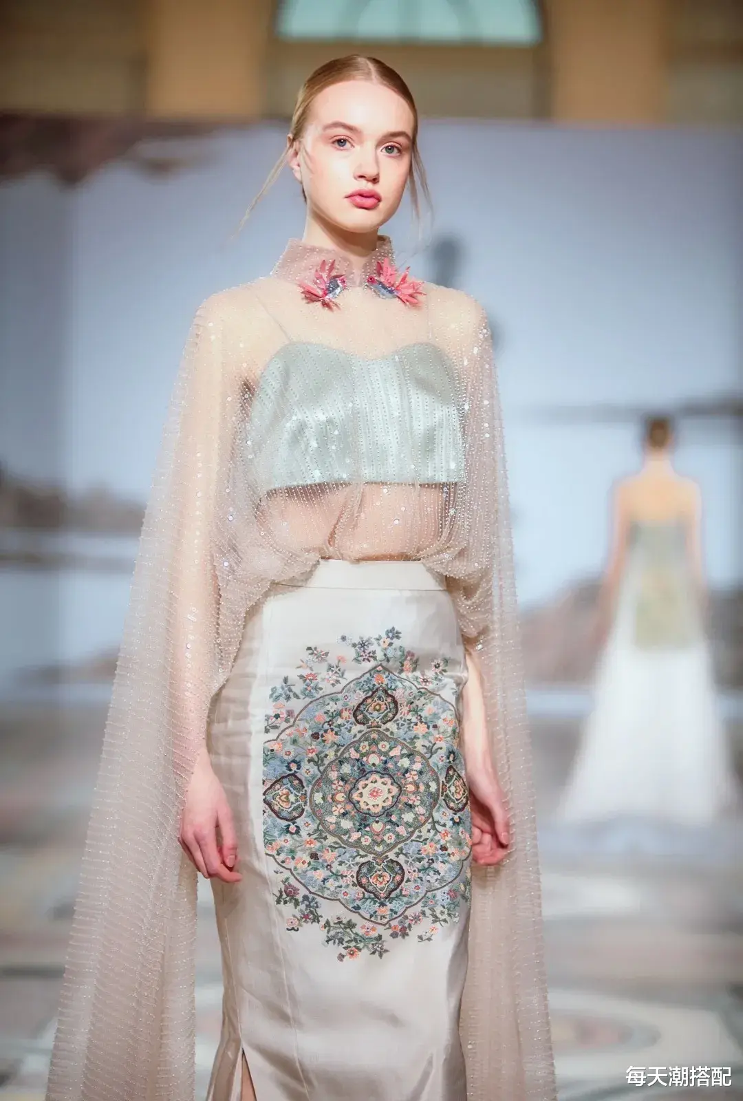 每天潮搭配|初秋第一条爆款裙，谁看了不说一句绝！