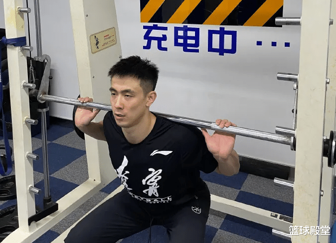 杨鸣|辽京赛后！杨鸣回应轮休+放狠话，继伟亲承腿软，雅尼斯重提演练