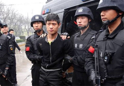  2015年陕西命案：因在朋友圈炫富引来杀身之祸，凶手杀3人后分尸