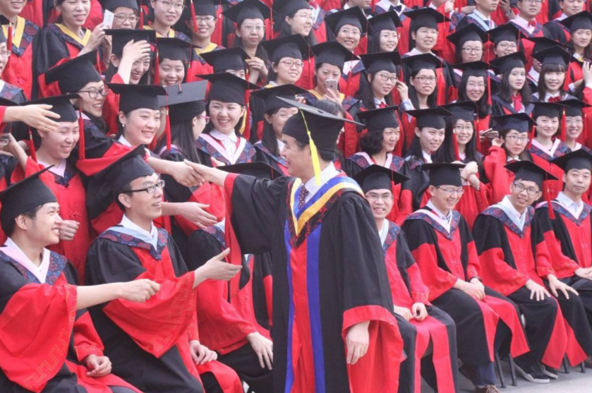 求职|高学历人才也有心酸和无奈?博士生毕业后,年龄成了就业一大阻碍