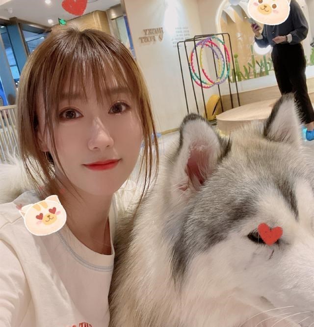 安一妈妈学育儿|Dota2：网瘾美少女？官方美女解说Yuno酱爆料：在下音游无敌！