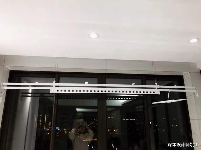 深零设计师姚工|只有一个阳台又如何，学他晾衣杆装窗帘盒里，分分钟拯救室内颜值