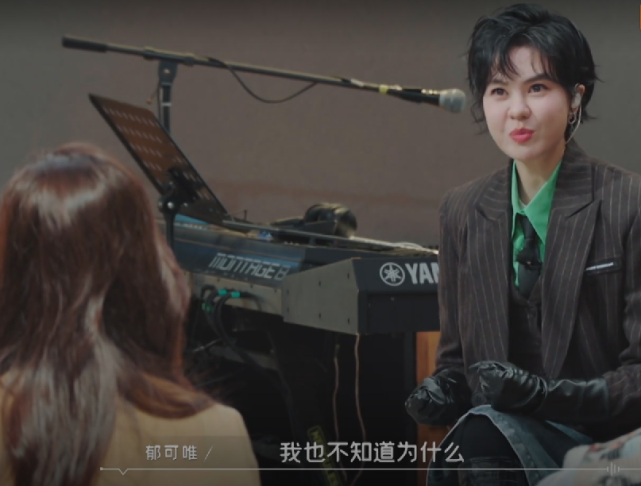 任贤齐|时光音乐会趣谈：凤凰传奇另类造型校园被拒，任贤齐穿洋装倒垃圾