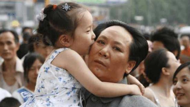 |特型演员陈燕：增肥50斤、穿30厘米鞋扮演毛主席，丈夫：难以接受