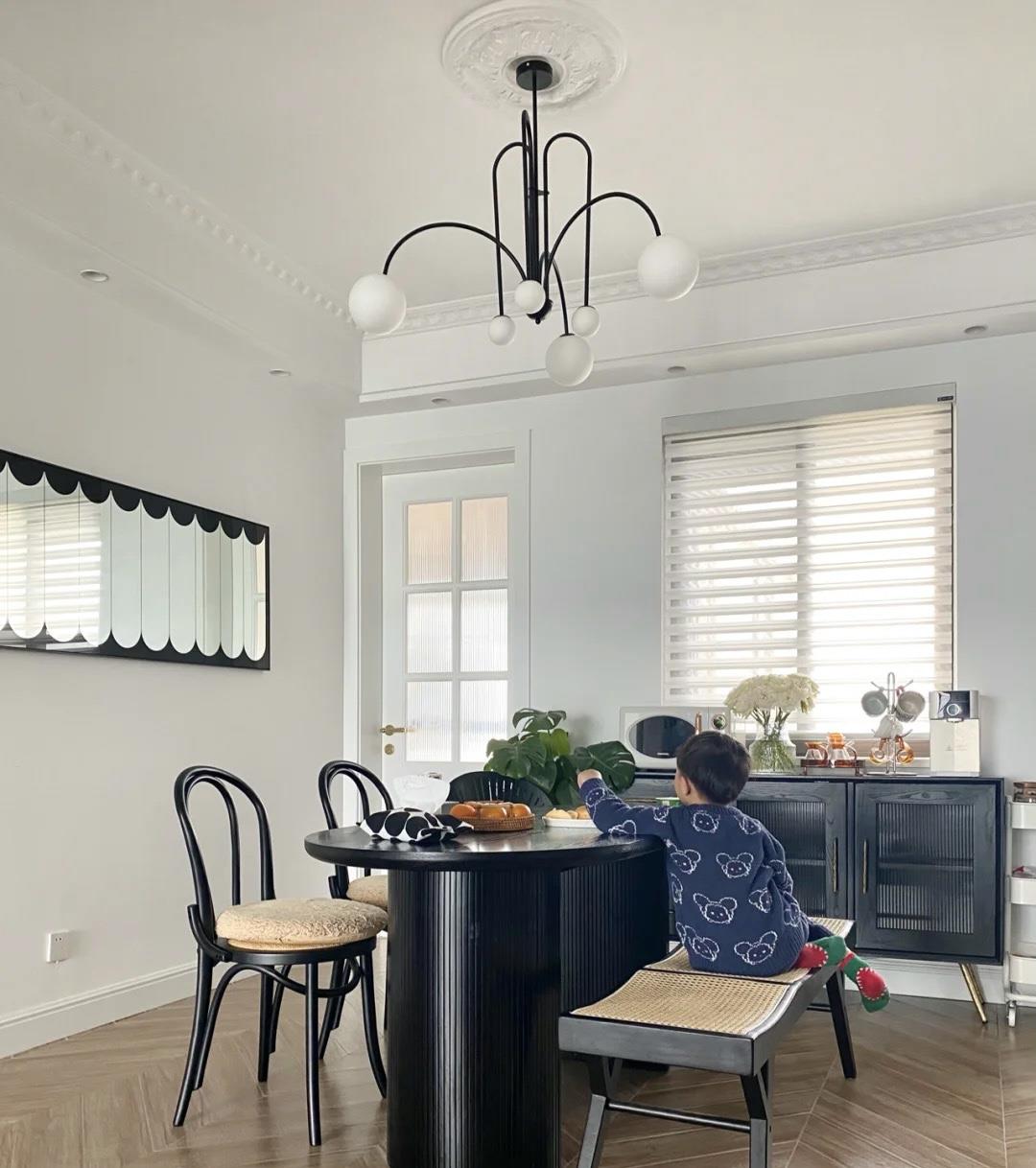 法式风情的新居，120㎡中色彩的冲击与细节的把控，让人流连忘返