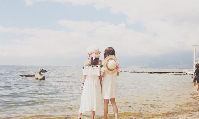 养喵喵的汪汪 “生下男孩，奖励8万”婆婆的偏心，遭儿媳反怼：你不配做奶奶