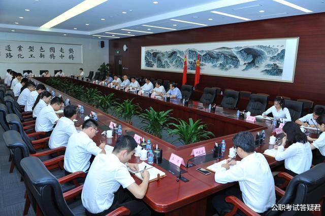 退休|年纪越大“含金量”越高的3个职业,都是体制内,退休还能有高薪