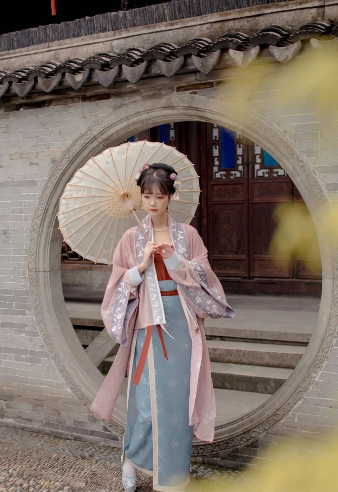 汉服资讯古装文化|秋天汉服不知道该怎么选？这些好看又百搭的明制比甲，快来看看吧