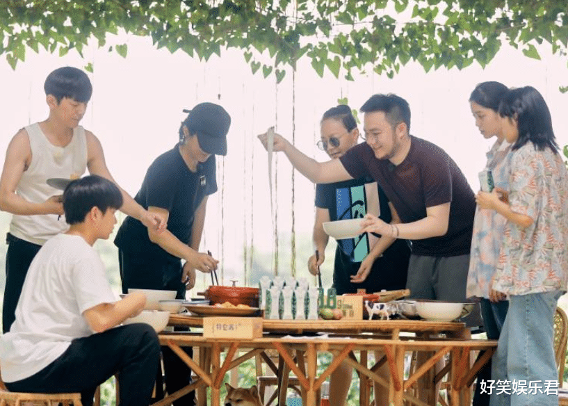 向往的生活5|《向往的生活5》来了？录制地点令人想不到，常驻嘉宾却成不定数