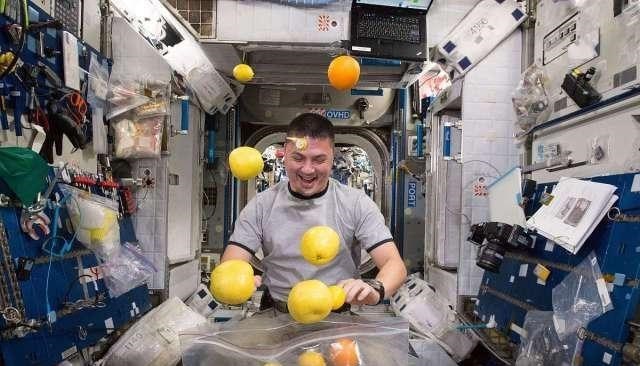 宇航员 空间站宇航员是怎么生活的？尿液处理后饮用，粪便很难处理