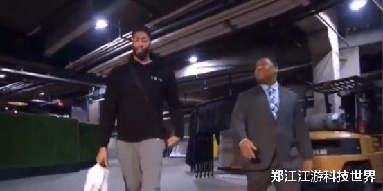郑智|NBA球队即使亏损，老板们依然疯狂投入，揭秘猫腻在哪