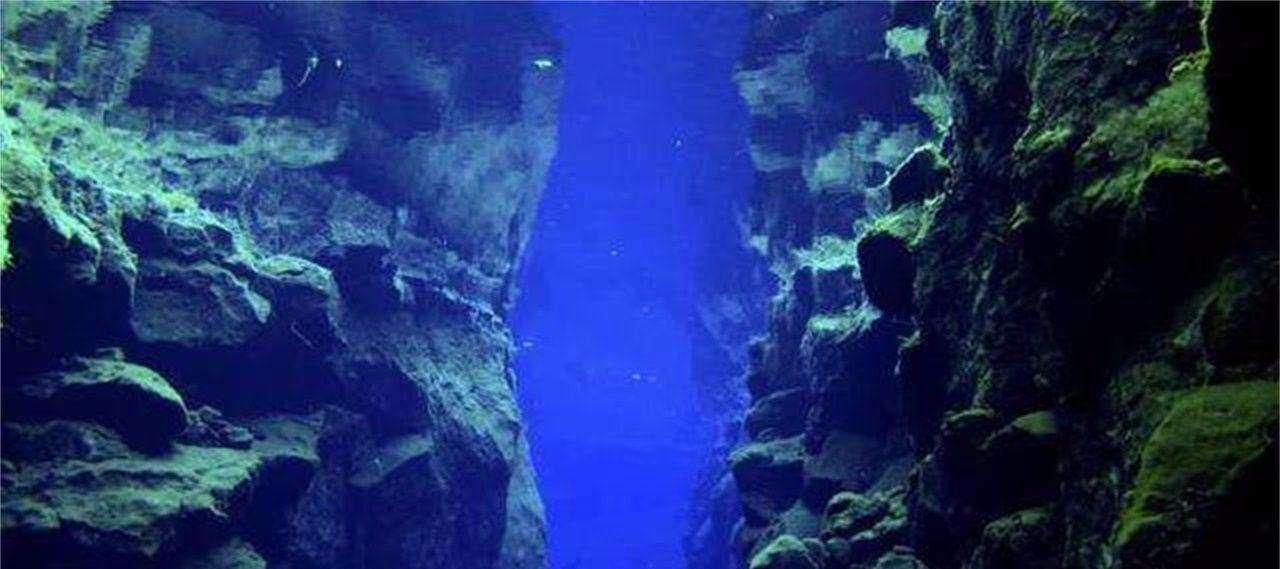 地底文明是否存在?海沟深处传诡异叫声,地底每年吸海水30兆亿吨