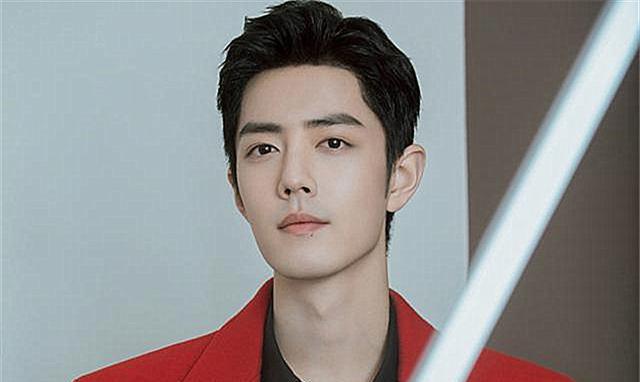 肖战|《斗罗》收官参演人员齐发文，肖战唯独回敖子逸！45度仰望有深意