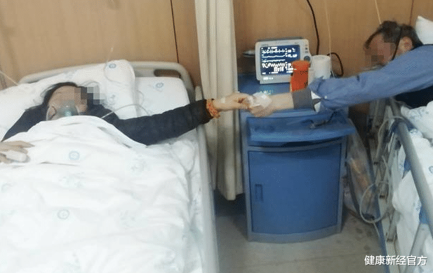 健康新经官方 夫妻二人相继确诊胃癌,医生:炒菜爱放“它”,胃早已“水泄不通”