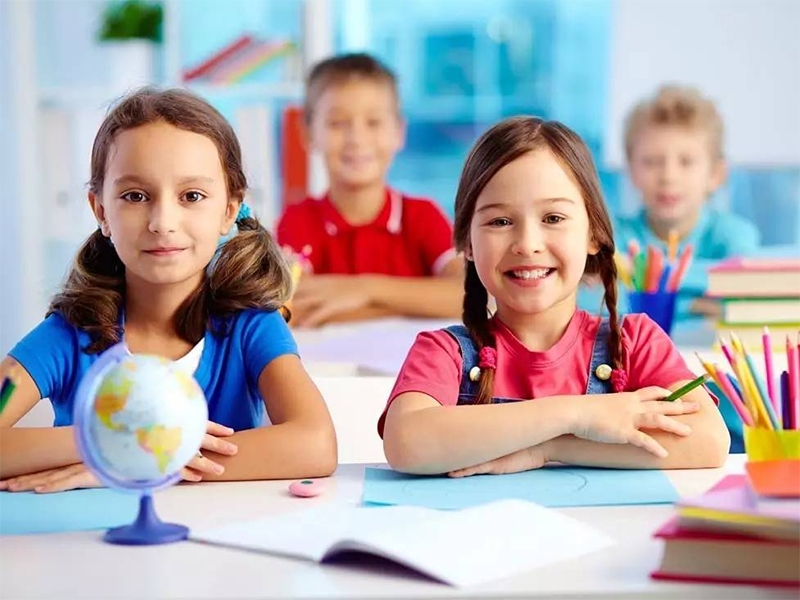 格格巫育儿|取消周末和节假日的培训班后，孩子和家长会转到哪里消费？