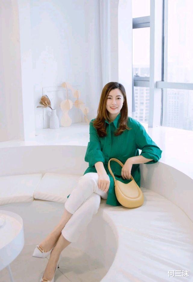 何三沫|把简约的衬衫穿对了，不仅精致减龄，还会呈现优雅的气质
