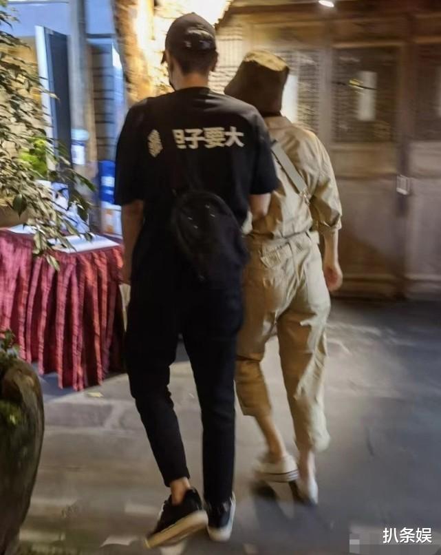 高圆圆|高圆圆活动生图曝光，眼部皱纹明显，自称赵又廷粉丝力挺老公新作