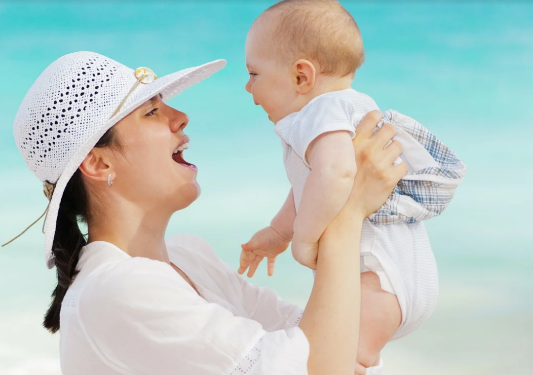 兜妈爱叨叨|老公月收入多少，女人才敢做全职妈妈？听听她们的现身说法