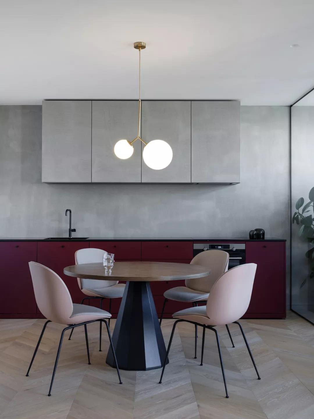 她家68㎡极简现代风,砸墙又砌墙,小户型这样装最出彩