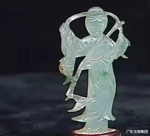 翡翠|5000块淘来的翡翠仕女登上鉴宝台，专家感叹“捡了大漏”