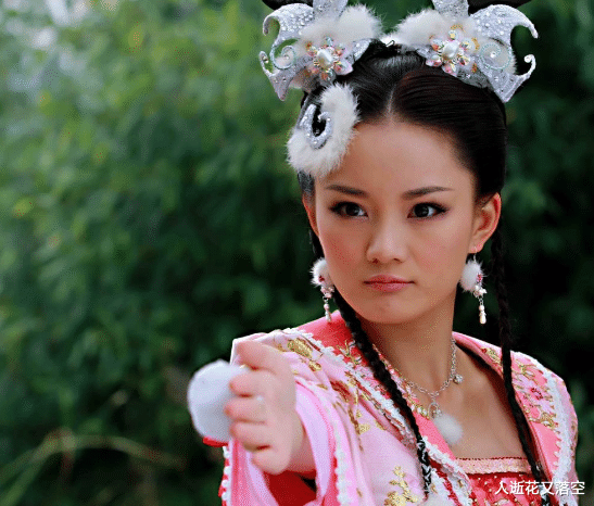 吴宣仪|同饰演过“兔子”的女明星，一个资源多人气旺，一个人气逐渐低落