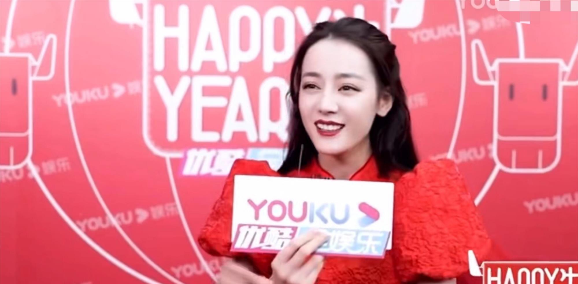 言真说 钟楚曦大秀美腿，吴磊范丞丞站在面前为何不敢直视？原因很现实