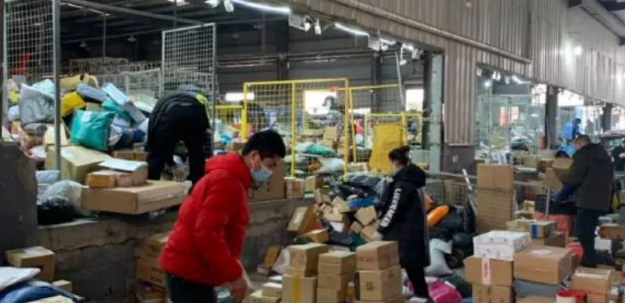 我的电商故事 996工作制已经很轻松了，小哥送了7个月快递，倒欠公司13万