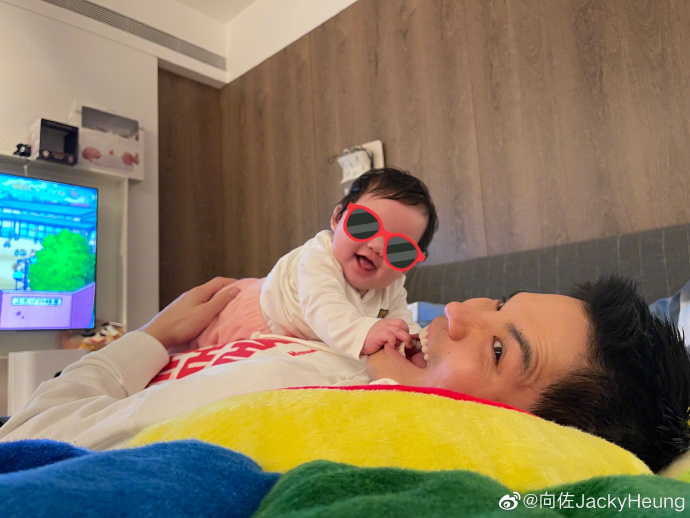 情人节|情人节，向佐晒出六张照片，重点却在“第三张”“第五张”