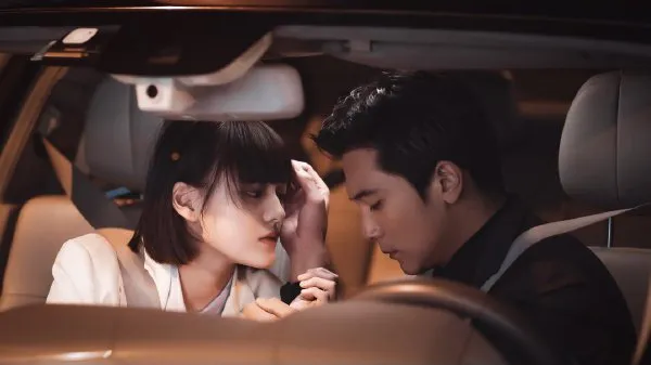 文淇|被喷“最丑00花”？鞋拔子脸的她，是怎么把95花顶流们按在地上摩擦的？