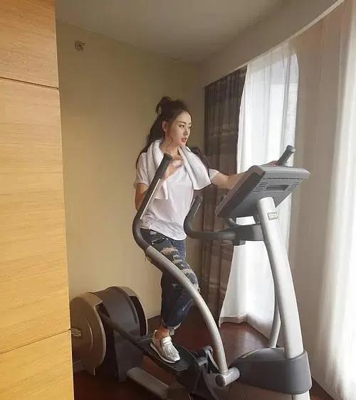 张天爱|张天爱，别“凹”了，清醒一点好吗？