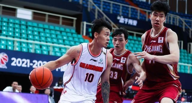 小陈有说 强强对话广东大胜，吴前程帅澎全被防死，杜锋只夸小姚明一人