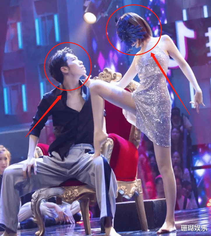 毛晓彤|毛晓彤豪宅跳舞大秀好身材，看清室内装修配置，原谅我没见过世面