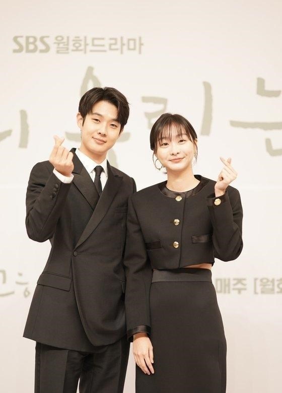 崔宇植|《我们的夏天》发表会：金多美为摆脱形象接演、崔宇植30岁扮学生