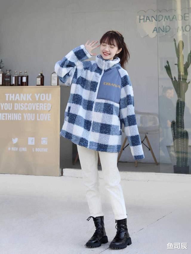 鱼司辰 秋冬的必备“靴子”，这4款让你美出新高度，既保暖又很耐看