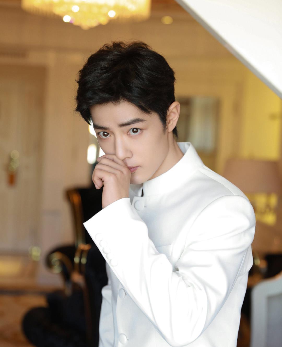 肖战|黄胜友点评肖战、成龙《中华力量》，属于一老带帅哥，很有气势